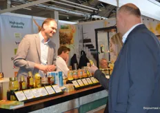 Bij Dennis van Teylingen kon men terecht voor meer informatie over de biologische honing van imkerij de Traay. "De PLMA is voor ons dé plek om internationale klanten en leveranciers na langere tijd weer te spreken." 